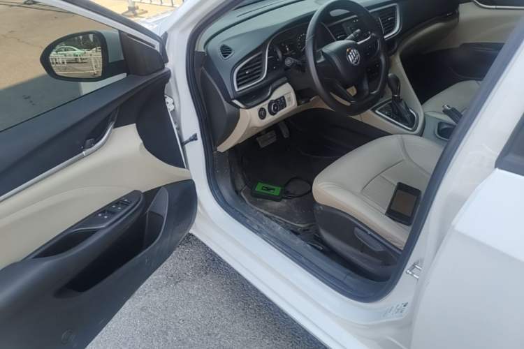 Used Buick GT 2017 15N Automatic Elite Version Driver Seat