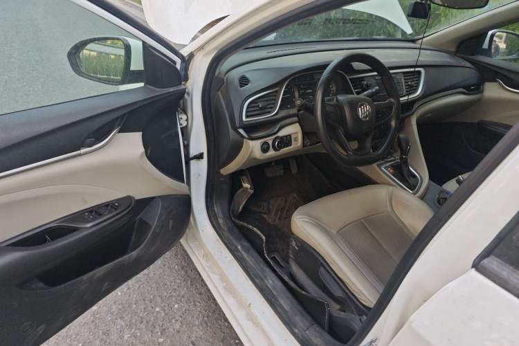 Used Buick GT 2017 15N Automatic Elite Version Driver Seat