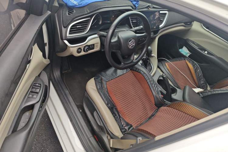 Used Buick GT 2017 15N Automatic Elite Version Driver Seat