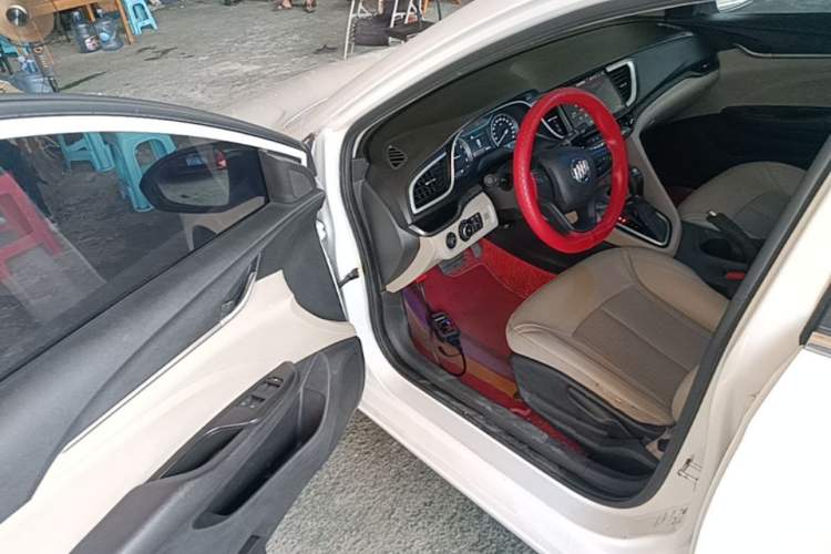 Used Buick GT 2017 15N Automatic Elite Version Driver Seat