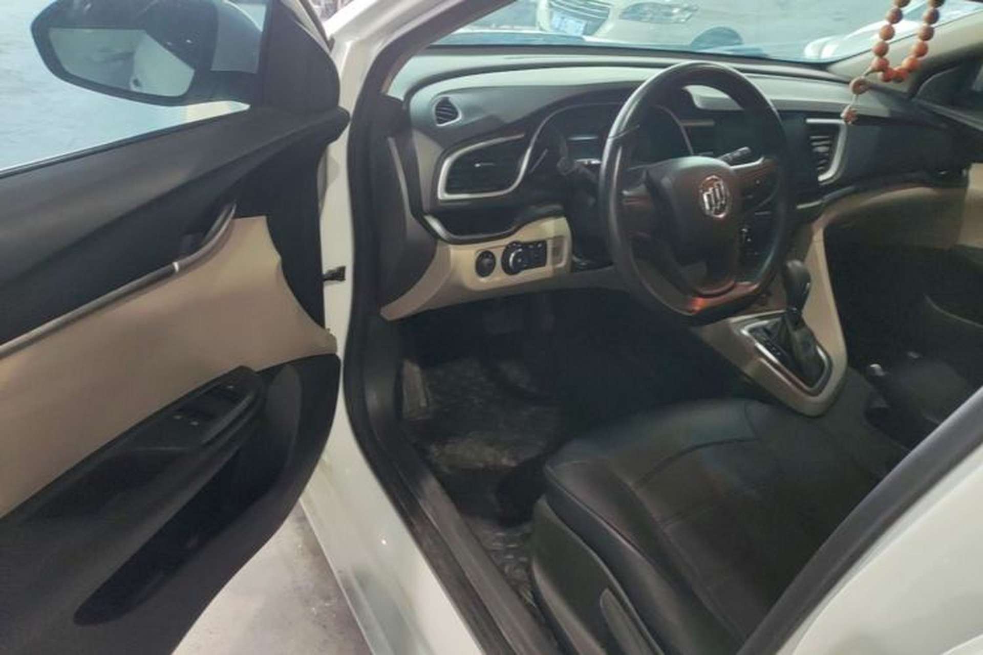 Used Buick GT 2017 15N Automatic Elite Version Driver Seat