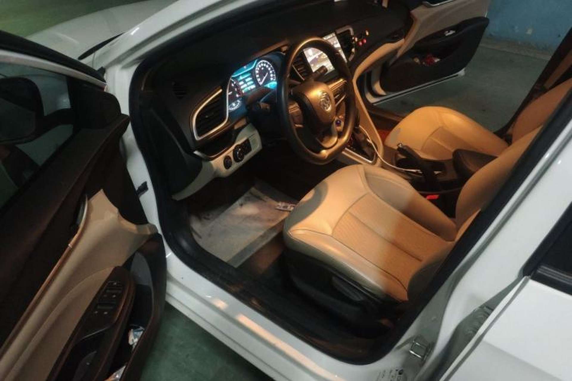 Used Buick GT 2017 15N Automatic Elite Version Driver Seat