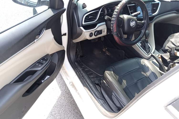 Used Buick GT 2017 15N Automatic Elite Version Driver Seat