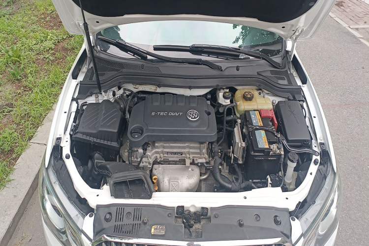 Used Buick GT 2017 15N Automatic Entry-Level Trim Engine Bay