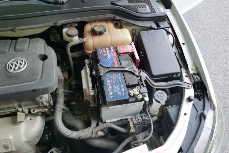 Used Buick GT 2017 15N Automatic Deluxe Edition Engine Bay Left