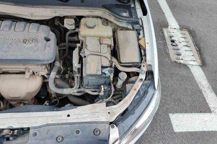 Used Buick GT 2017 15N Manual Elite Version Engine Bay Left