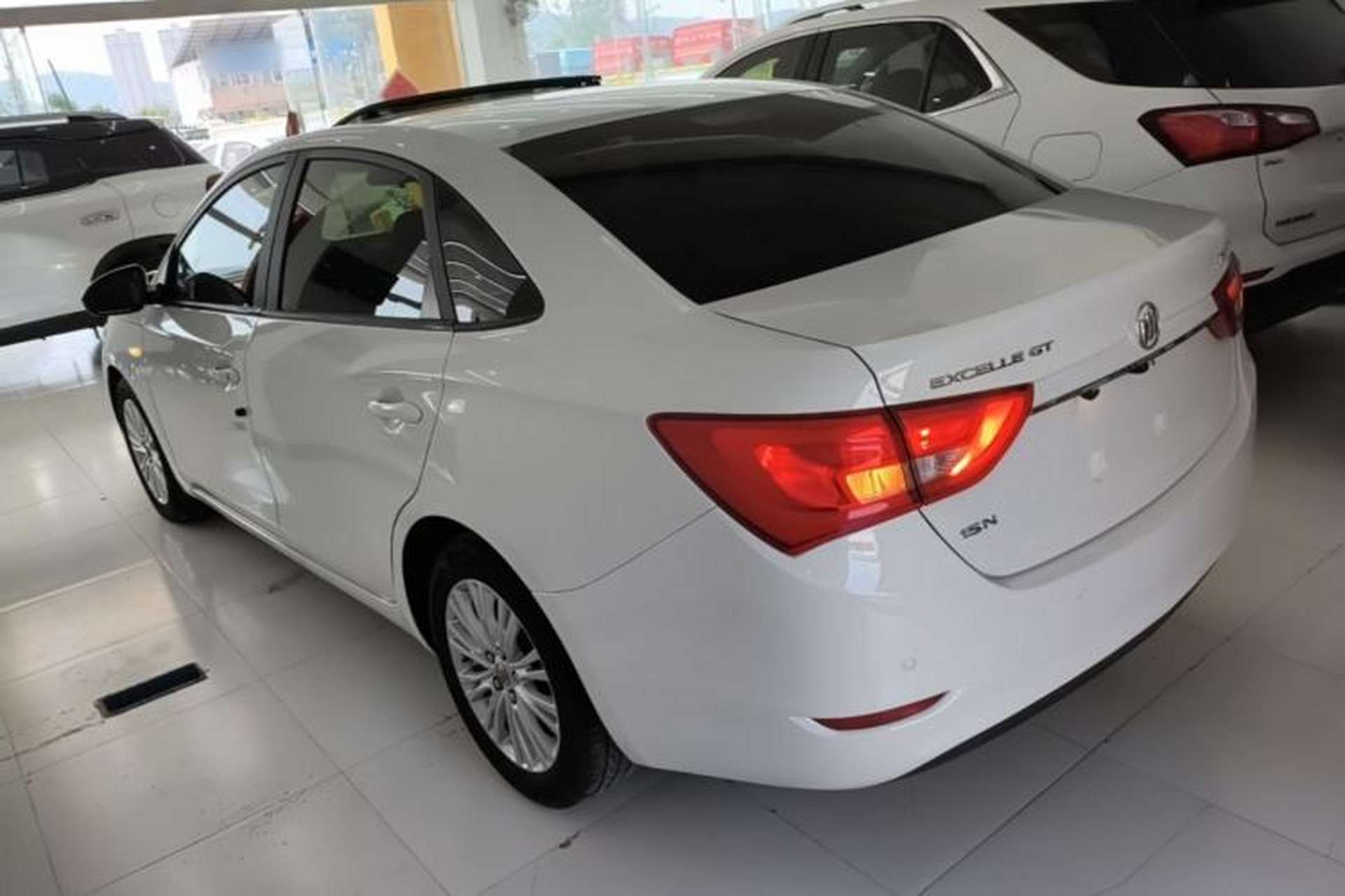 Used Buick GT 2017 15N Automatic Elite Version Exterior 2