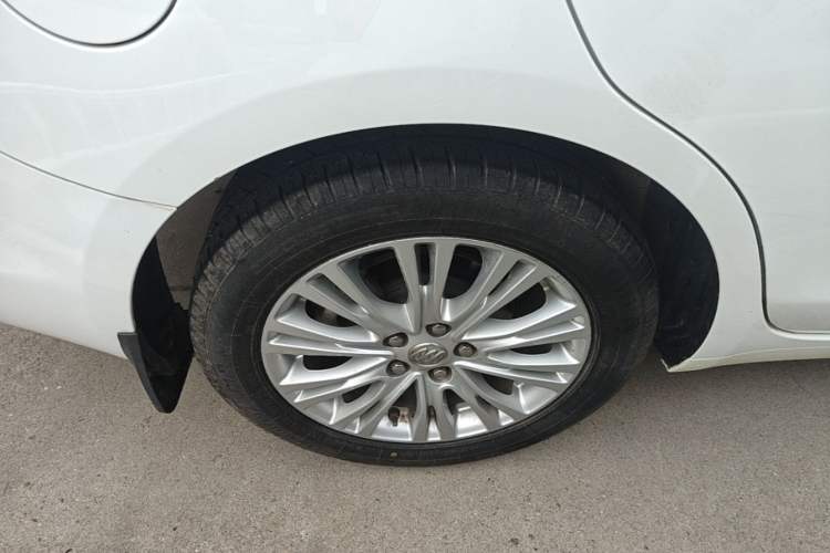 Used Buick GT 2017 15N Automatic Elite Version Exterior 3