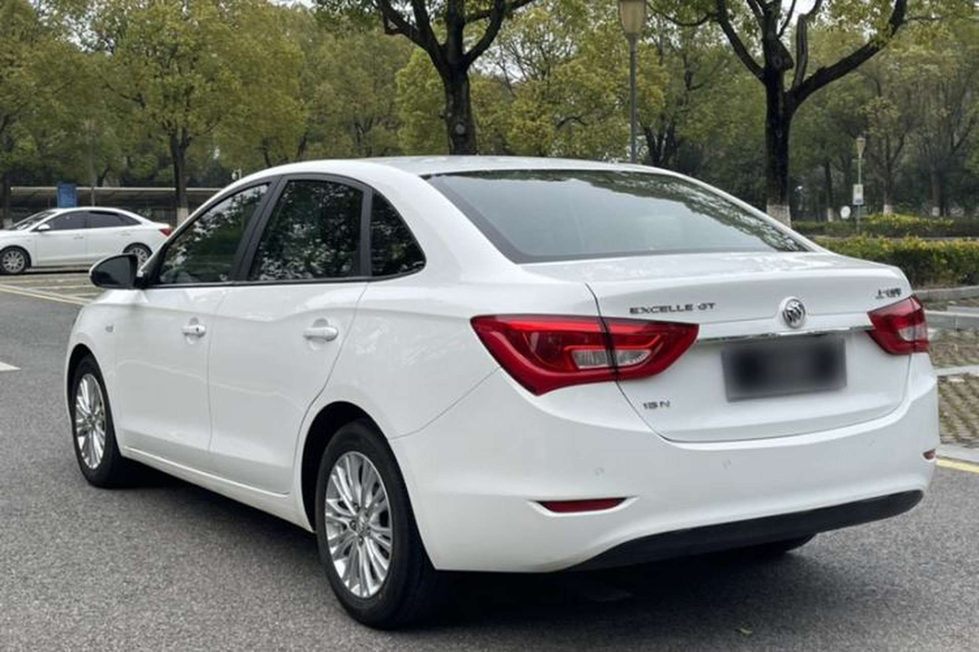 Used Buick GT 2017 15N Automatic Elite Version Exterior 3