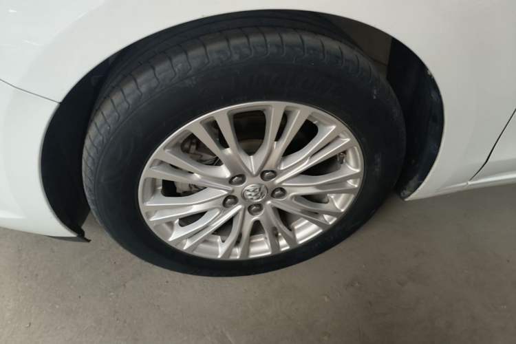 Used Buick GT 2017 15N Automatic Elite Version Exterior 4
