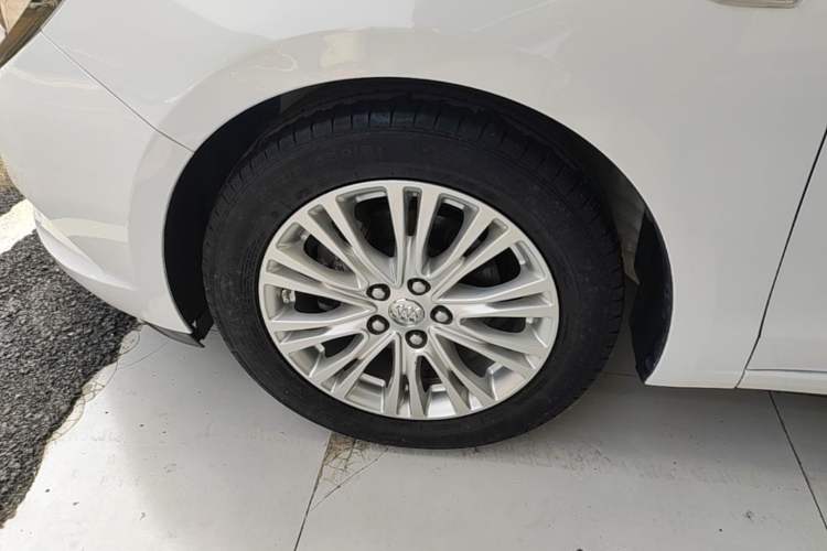 Used Buick GT 2017 15N Automatic Elite Version Exterior 4