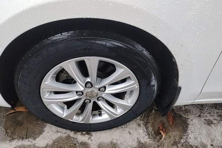 Used Buick GT 2017 15N Automatic Entry-Level Trim Exterior 4