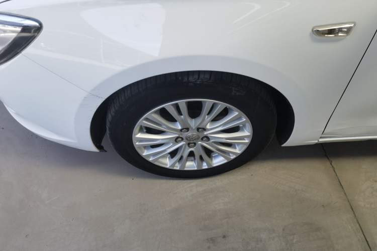 Used Buick GT 2017 15N Automatic Elite Version Exterior 4