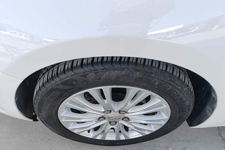 Used Buick GT 2017 15N Automatic Elite Version Exterior 4