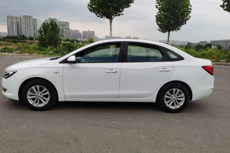 Used Buick GT 2017 15N Manual Entry-Level Trim Exterior 5