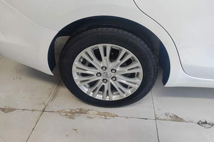 Used Buick GT 2017 15N Automatic Elite Version Exterior 5