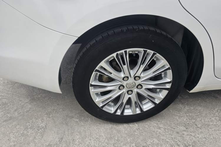 Used Buick GT 2017 15N Automatic Elite Version Exterior 5