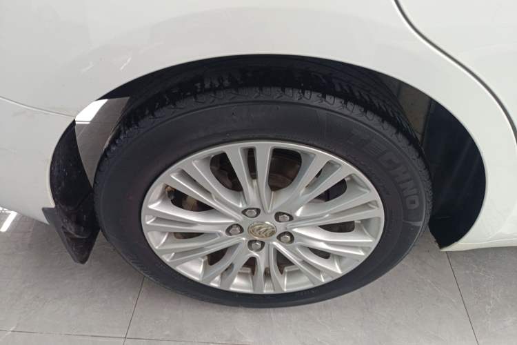 Used Buick GT 2017 15N Automatic Elite Version Exterior 5