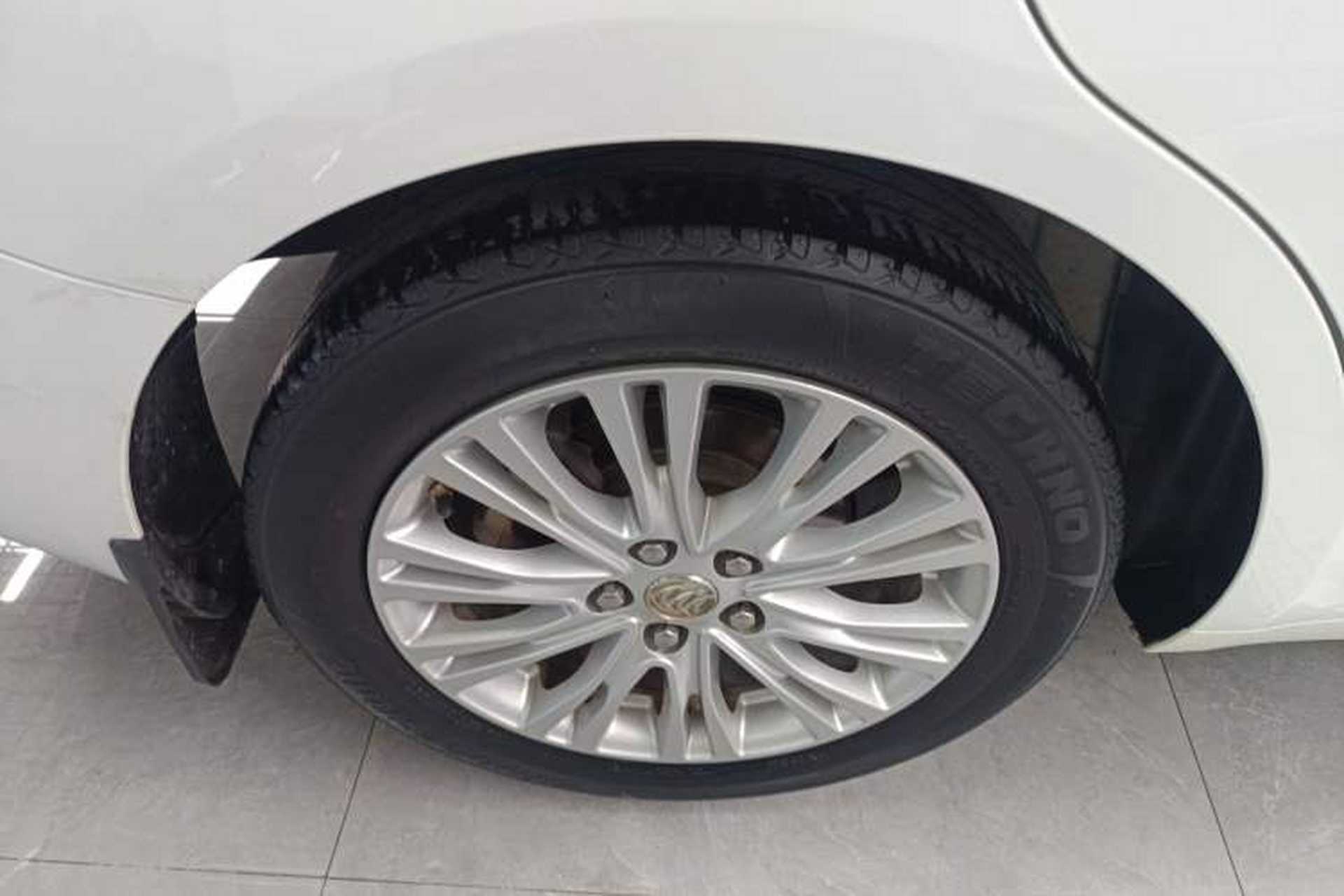 Used Buick GT 2017 15N Automatic Elite Version Exterior 5