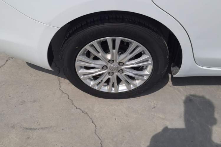 Used Buick GT 2017 15N Automatic Elite Version Exterior 5
