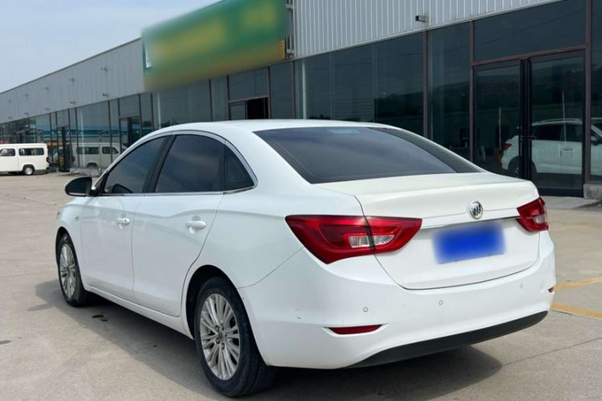 Used Buick GT 2017 15N Automatic Elite Version Exterior 5