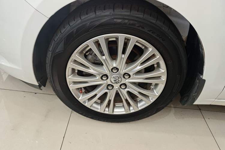 Used Buick GT 2017 15N Automatic Elite Version Exterior 7