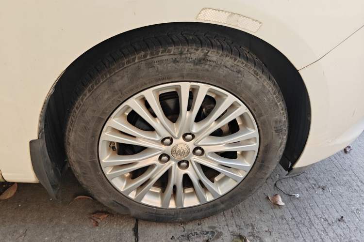 Used Buick GT 2017 15N Automatic Elite Version Exterior 7