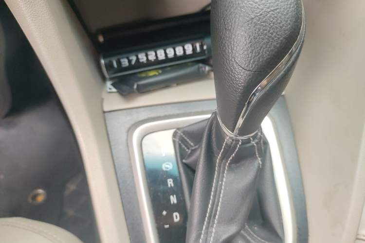 Used Buick GT 2017 15N Automatic Elite Version Gear Lever
