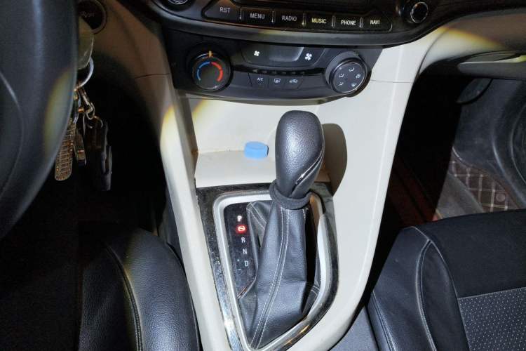 Used Buick GT 2017 15N Automatic Elite Version Gear Lever
