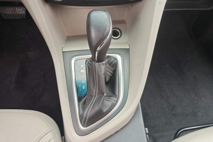 Used Buick GT 2017 15N Automatic Elite Version Gear Lever