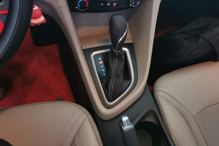 Used Buick GT 2017 15N Automatic Elite Version Gear Lever