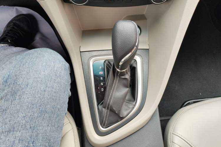Used Buick GT 2017 15N Automatic Elite Version Gear Lever