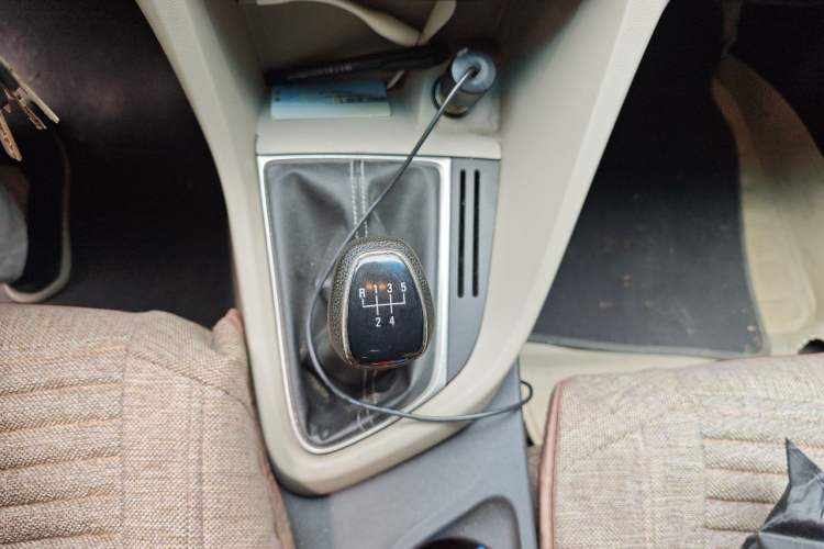 Used Buick GT 2017 15N Manual Entry-Level Trim Gear Lever