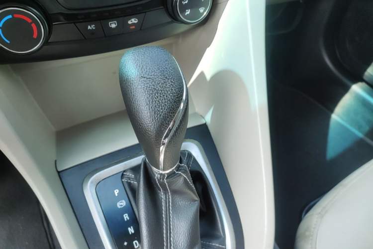 Used Buick GT 2017 15N Automatic Elite Version Gear Lever