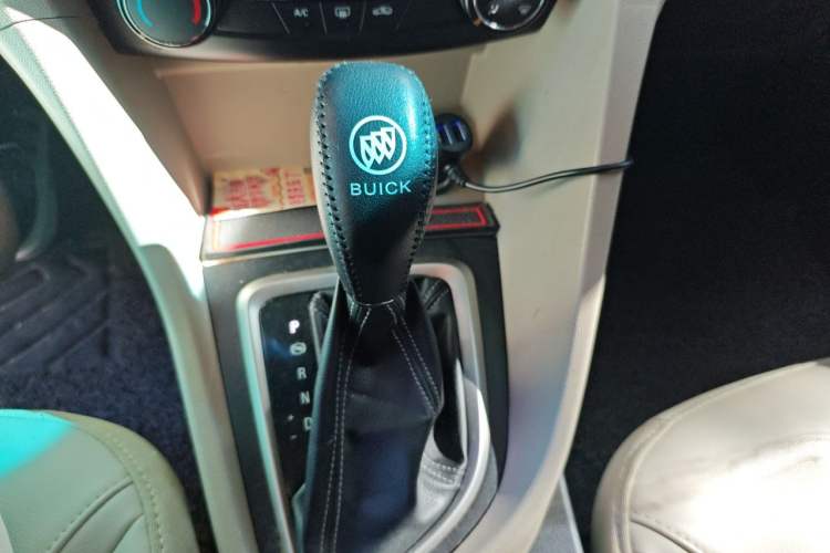 Used Buick GT 2017 15N Automatic Elite Version Gear Lever