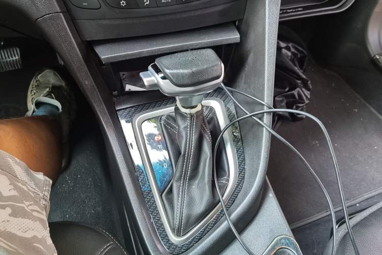 Used Buick GT 2017 15N Automatic Deluxe Edition Gear Lever