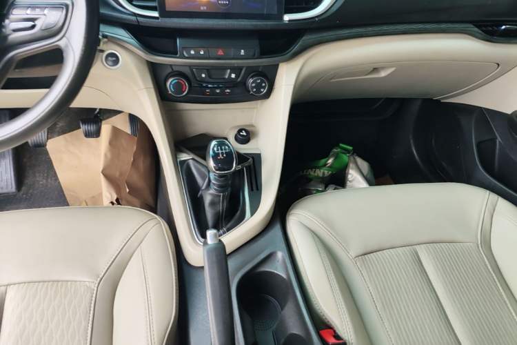 Used Buick GT 2017 15N Manual Elite Version Gear Lever