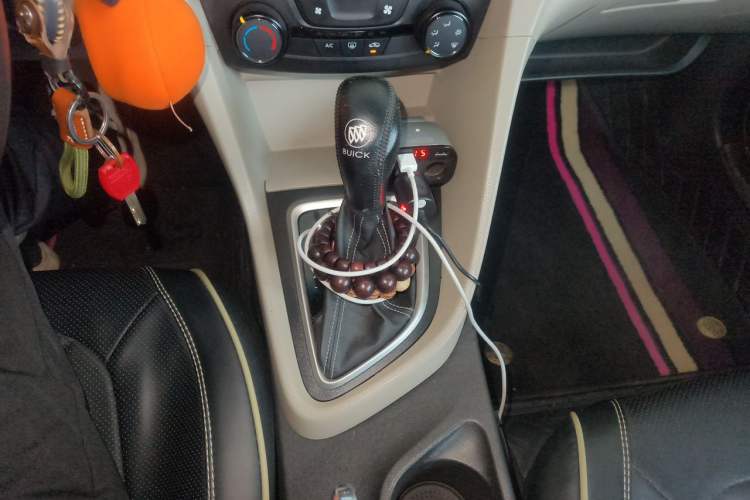 Used Buick GT 2017 15N Automatic Elite Version Gear Lever