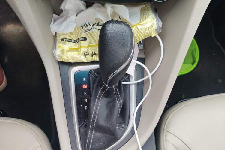 Used Buick GT 2017 15N Automatic Elite Version Gear Lever