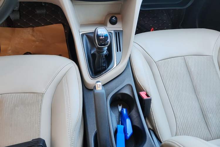 Used Buick GT 2017 15N Manual Elite Version Gear Lever