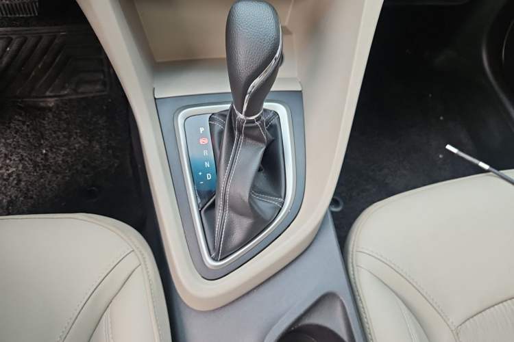 Used Buick GT 2017 15N Automatic Elite Version Gear Lever