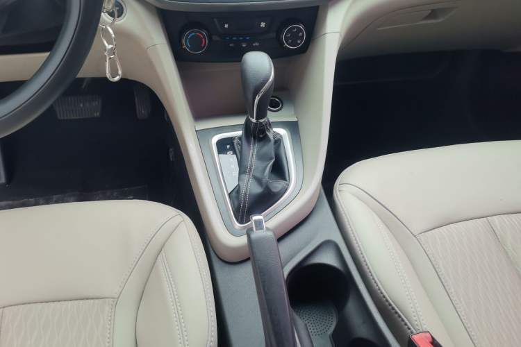 Used Buick GT 2017 15N Automatic Elite Version Gear Lever