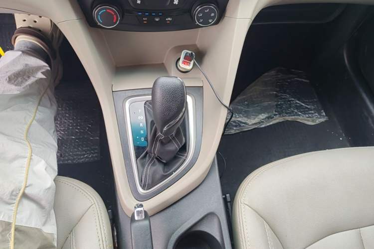 Used Buick GT 2017 15N Automatic Elite Version Gear Lever