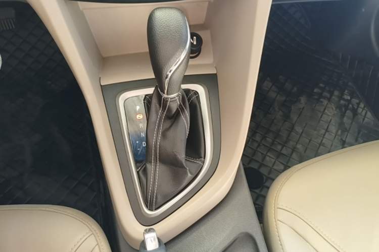 Used Buick GT 2017 15N Automatic Elite Version Gear Lever