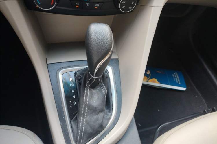 Used Buick GT 2017 15N Automatic Elite Version Gear Lever