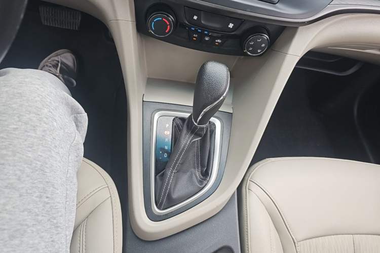 Used Buick GT 2017 15N Automatic Elite Version Gear Lever