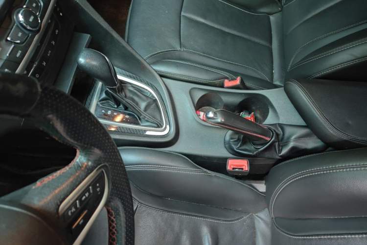 Used Buick GT 2017 15N Automatic Deluxe Edition Gear Lever