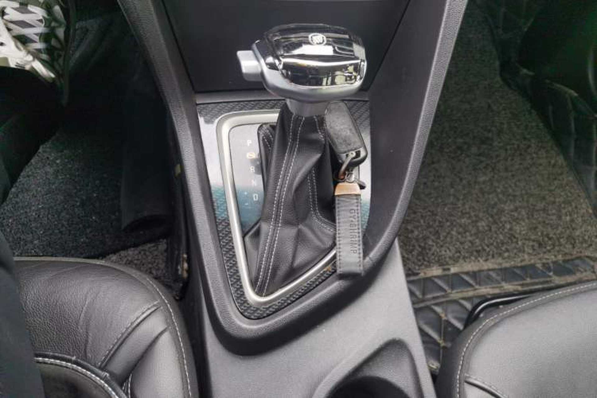 Used Buick GT 2017 15N Automatic Deluxe Edition Gear Lever