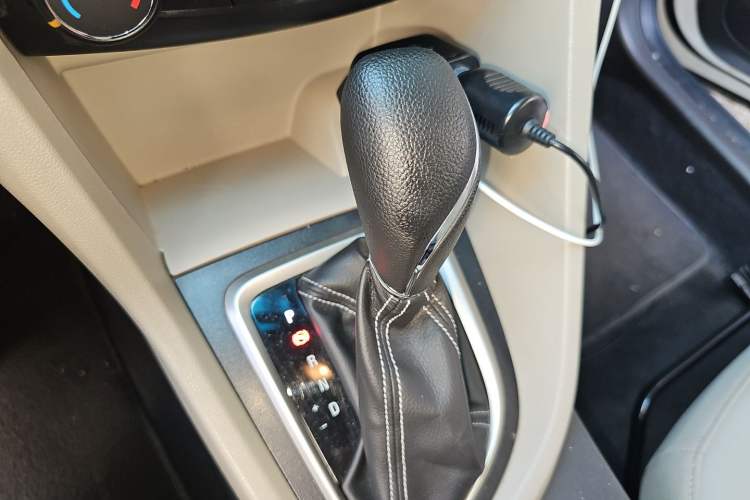 Used Buick GT 2017 15N Automatic Elite Version Gear Lever