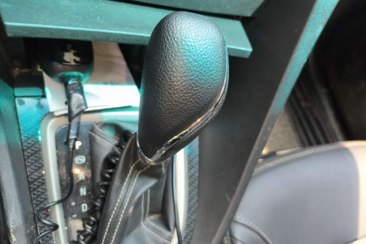 Used Buick GT 2017 15N Automatic Deluxe Edition Gear Lever